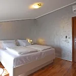 San Rocco With Heated Pool