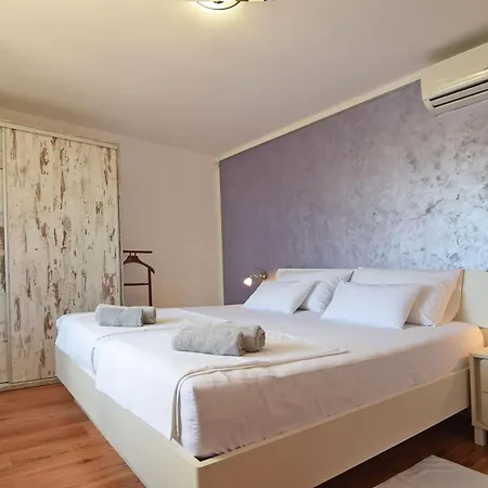 Villa San Rocco With Heated Pool Vodnjan