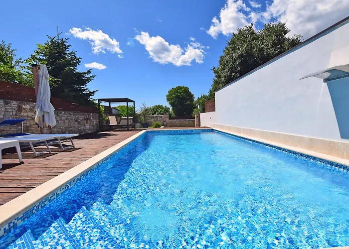 فيلة San Rocco With Heated Pool