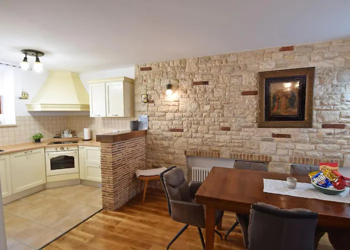 San Rocco With Heated Pool *