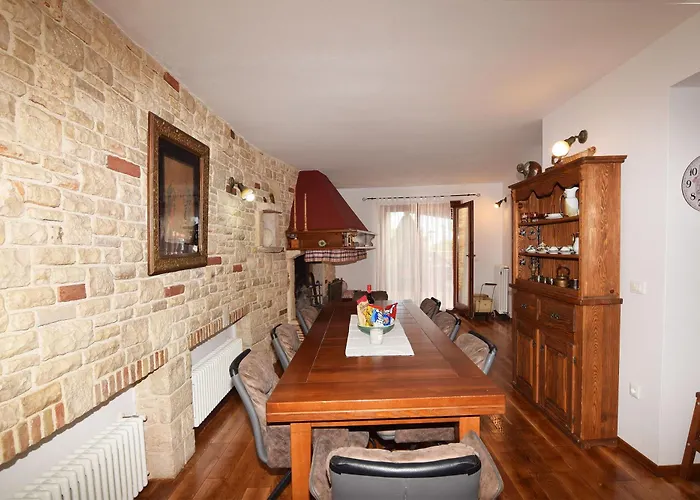 San Rocco With Heated Pool *