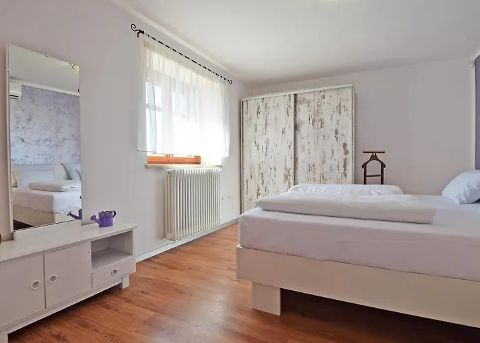 San Rocco With Heated Pool