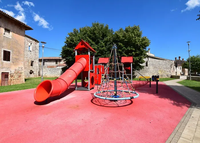 San Rocco With Heated Pool *